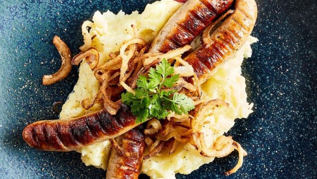 Bratwurst mit Sauerkraut